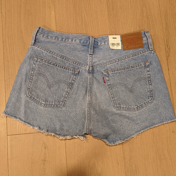 Levi's Women's Blue Denim Shorts 501 - Picture 6 of 8